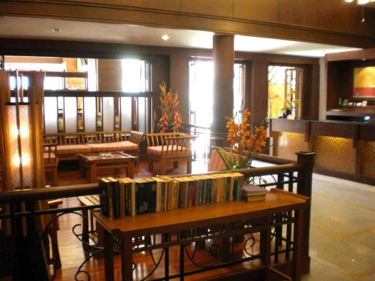 Rattana Beach Hotel By Shanaya Karon Esterno foto