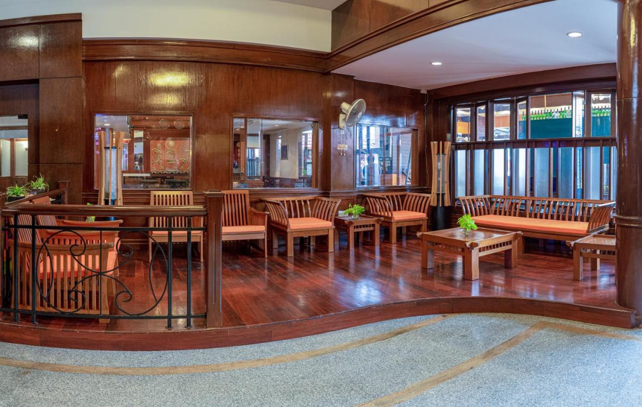 Rattana Beach Hotel By Shanaya Karon Esterno foto